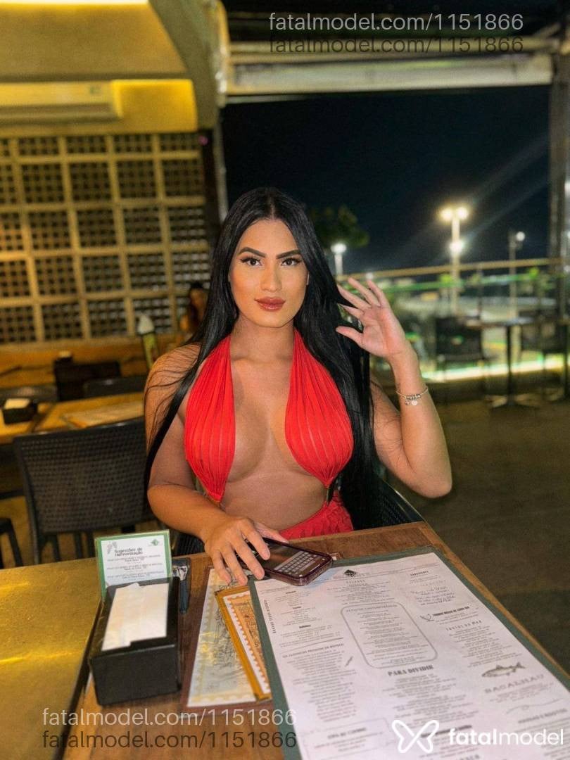 Acompanhante mulher trans morena (o) de olhos castanhos em Rio de Janeiro - Thalia Gabrielly