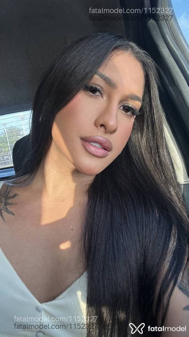 Acompanhante travesti com cabelo castanho de olhos castanhos - Ju Modelo