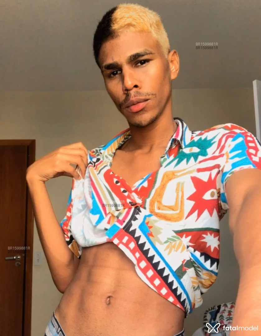 Acompanhante homem morena (o) de olhos pretos em Virtual Acompanhante homem morena (o) de olhos pretos em Virtual - nvdtdo
