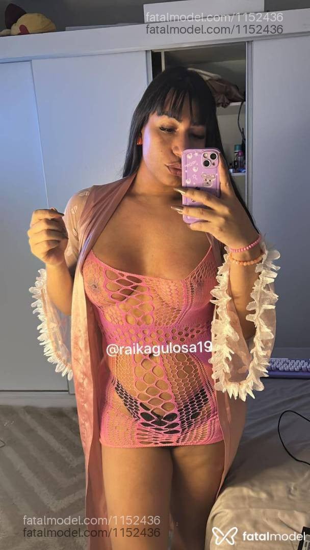Acompanhante mulher trans morena (o) de olhos castanhos - Raika Fernandes