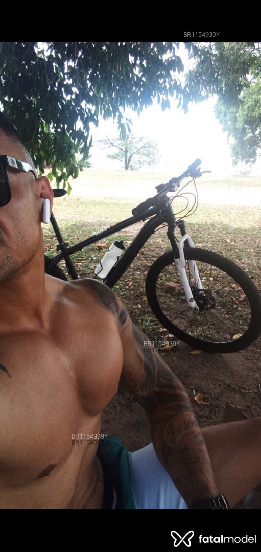 Acompanhante homem morena (o) de olhos mel em Porto Alegre - Mikael