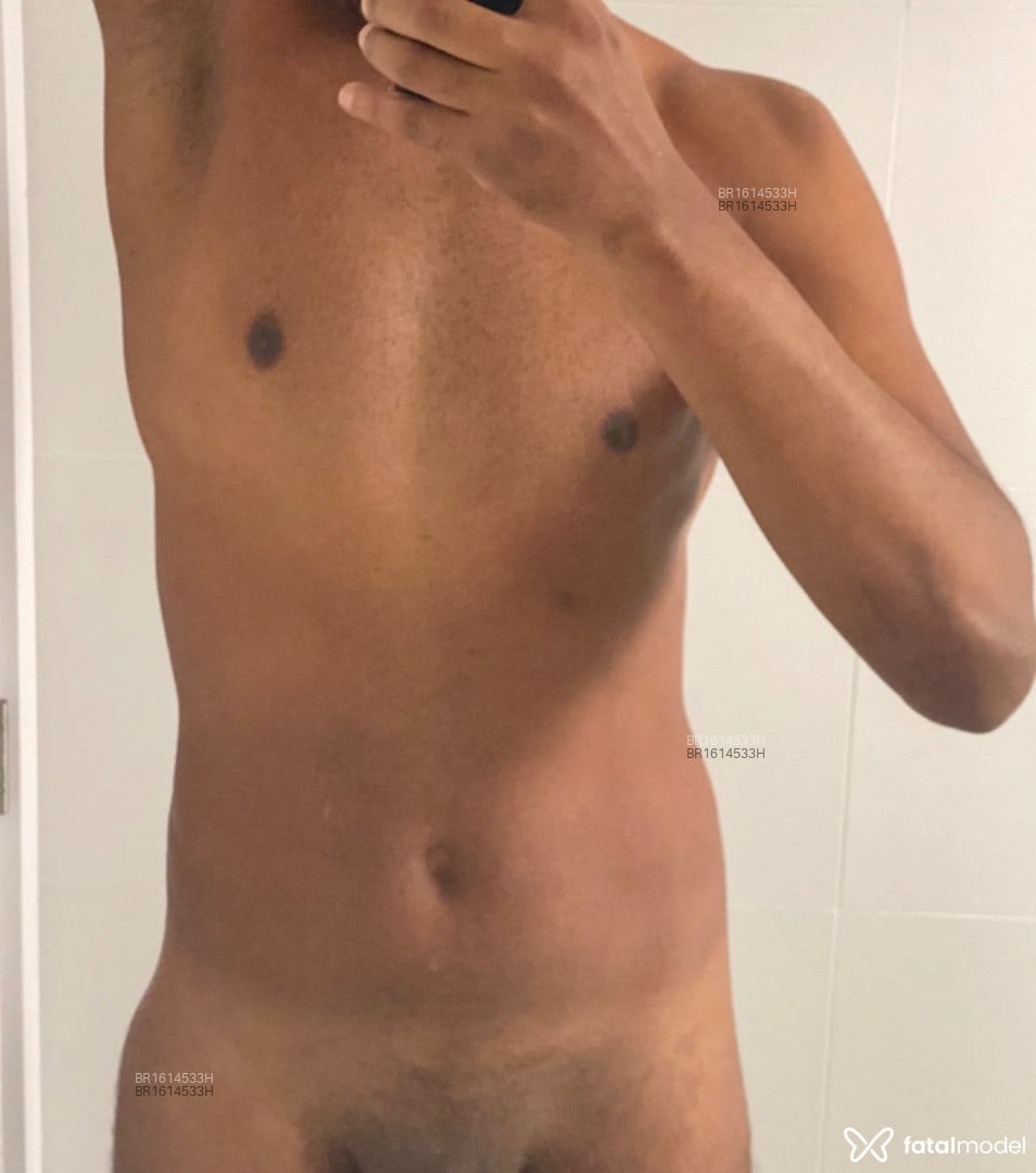 Acompanhante homem sem cabelo de olhos cinza em Sorocaba - Henrique