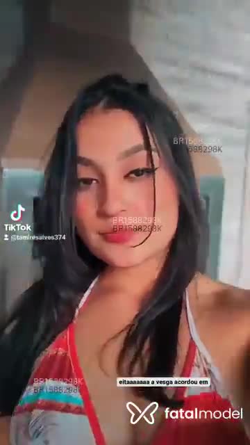 Acompanhante mulher com cabelo castanho de olhos castanhos em Balneário Camboriú - Julia Monteiro