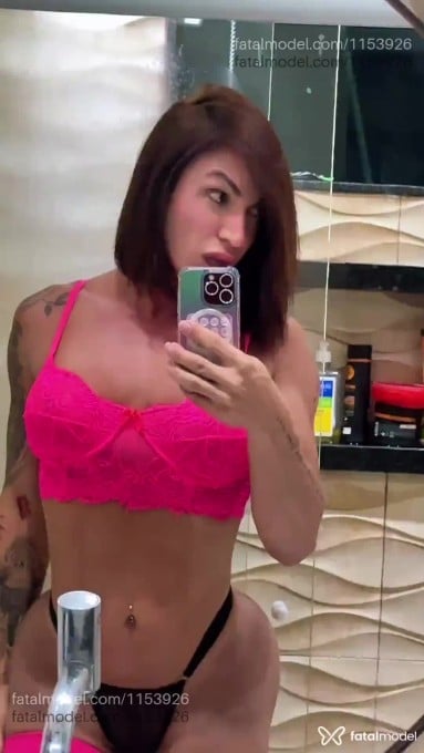 Acompanhante mulher trans com cabelo castanho de olhos castanhos em Rio das Ostras - Patty