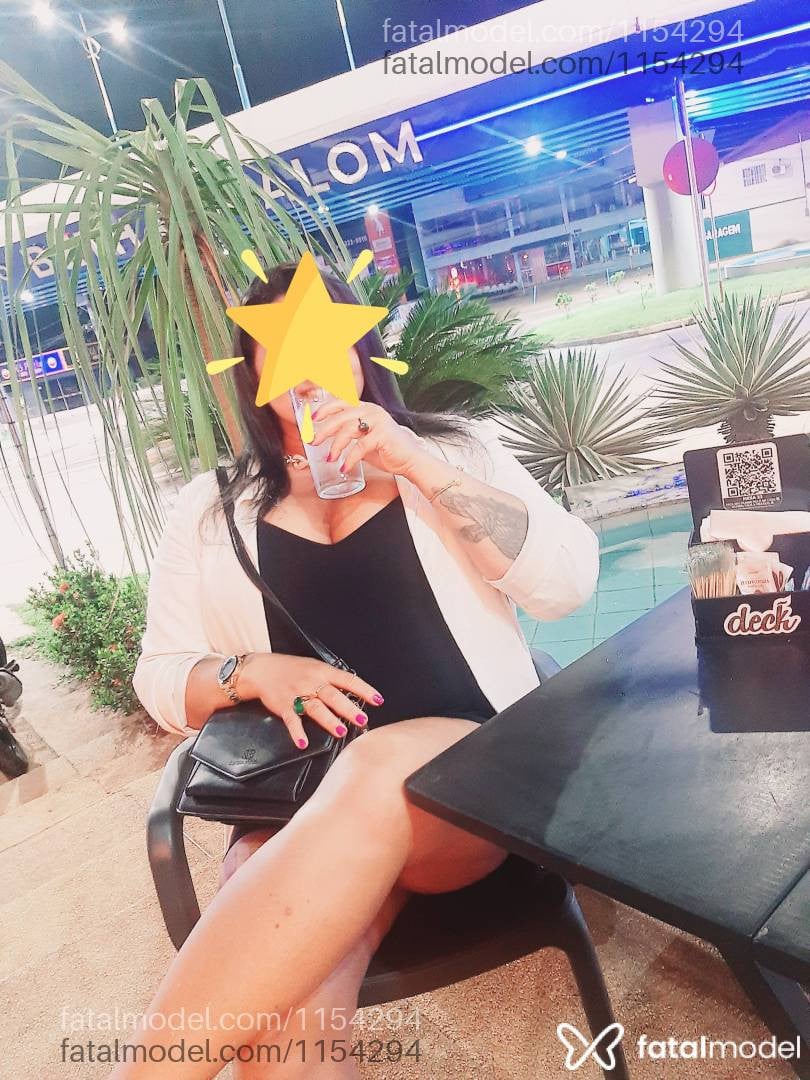 Acompanhante mulher com cabelo castanho de olhos castanhos - Sheyla