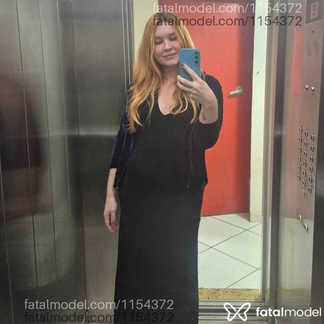 Acompanhante mulher trans ruiva (o) de olhos castanhos - Marina Magalhães