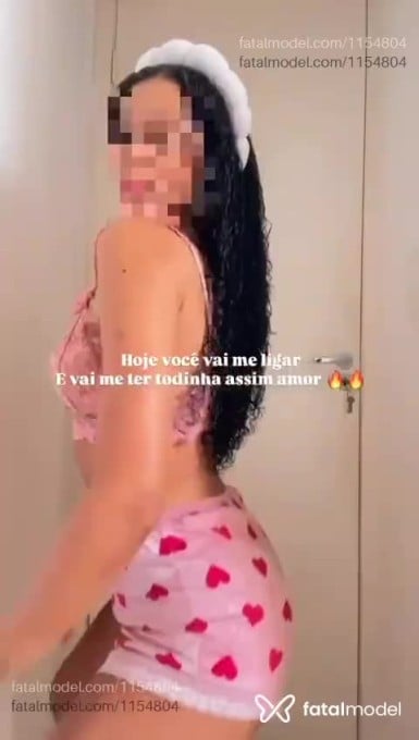 Acompanhante mulher com cabelo castanho de olhos verdes em Virtual - Pietra