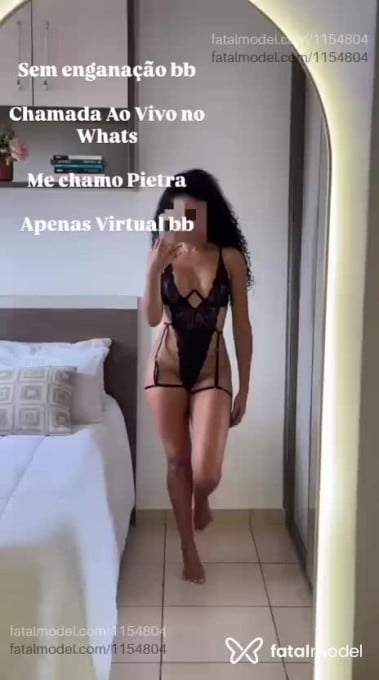 Acompanhante mulher com cabelo castanho de olhos verdes em Virtual - Pietra