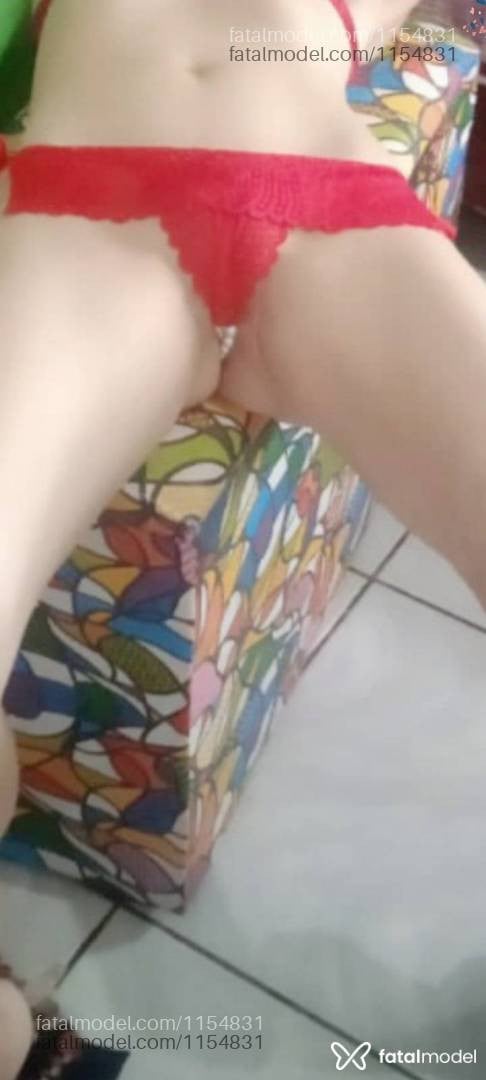 Acompanhante mulher loira (o) de olhos castanhos - Silvia elle