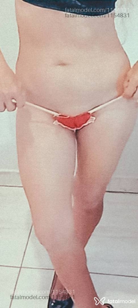 Acompanhante mulher loira (o) de olhos castanhos - Silvia elle