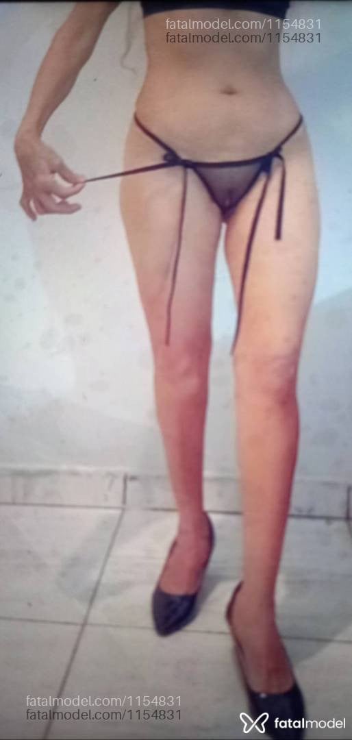 Acompanhante mulher loira (o) de olhos castanhos - Silvia elle