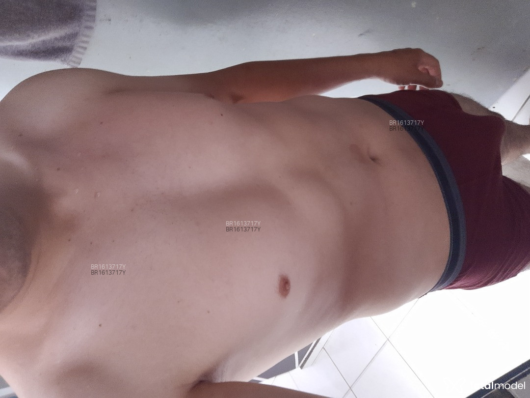 Acompanhante homem morena (o) de olhos castanhos em Guaratinguetá Acompanhante homem morena (o) de olhos castanhos em Guaratinguetá - Murilo