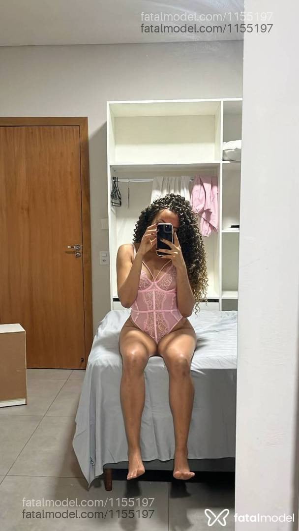 Acompanhante mulher morena (o) de olhos pretos - Fernanda Nanda