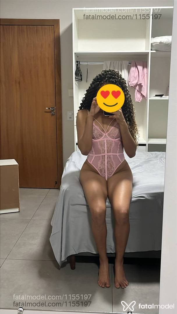 Acompanhante mulher morena (o) de olhos pretos - Fernanda Nanda