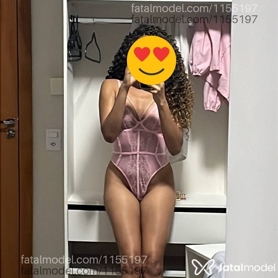 Acompanhante mulher morena (o) de olhos pretos - Fernanda Nanda