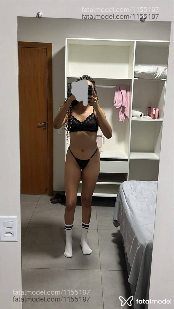 Acompanhante mulher morena (o) de olhos pretos - Fernanda Nanda
