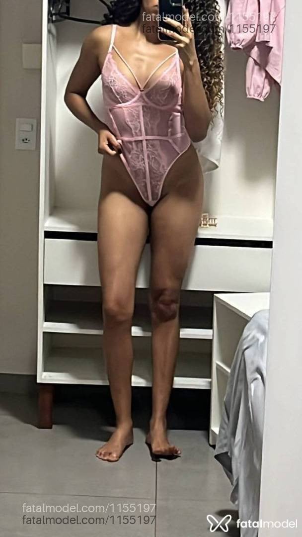 Acompanhante mulher morena (o) de olhos pretos - Fernanda Nanda