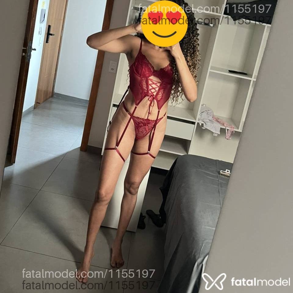 Acompanhante mulher morena (o) de olhos pretos - Fernanda Nanda