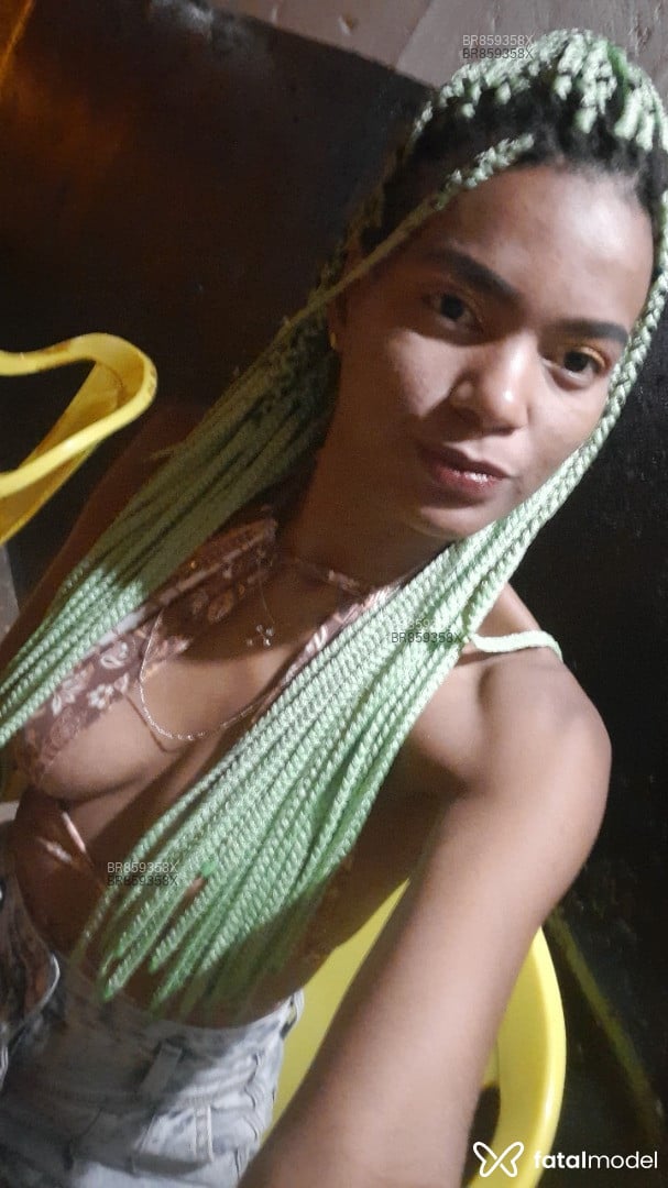 Acompanhante mulher morena (o) de olhos castanhos em Araxá - Sabrina