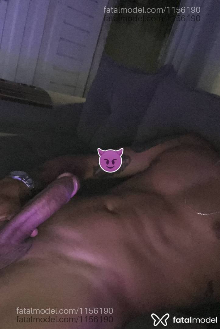 Acompanhante homem morena (o) de olhos castanhos - Guilherme