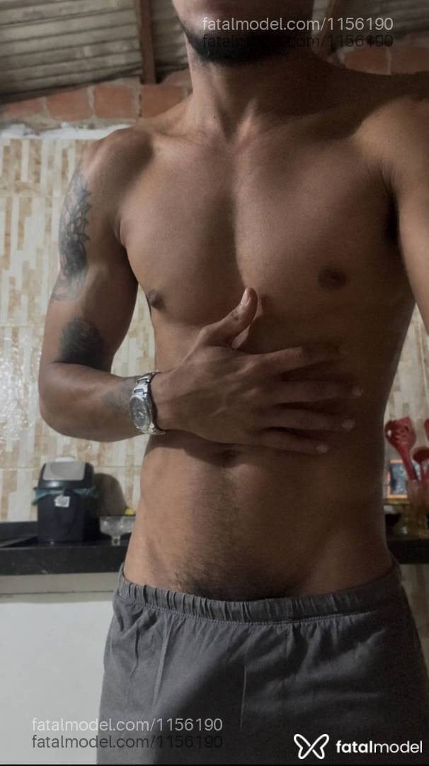 Acompanhante homem morena (o) de olhos castanhos - Guilherme