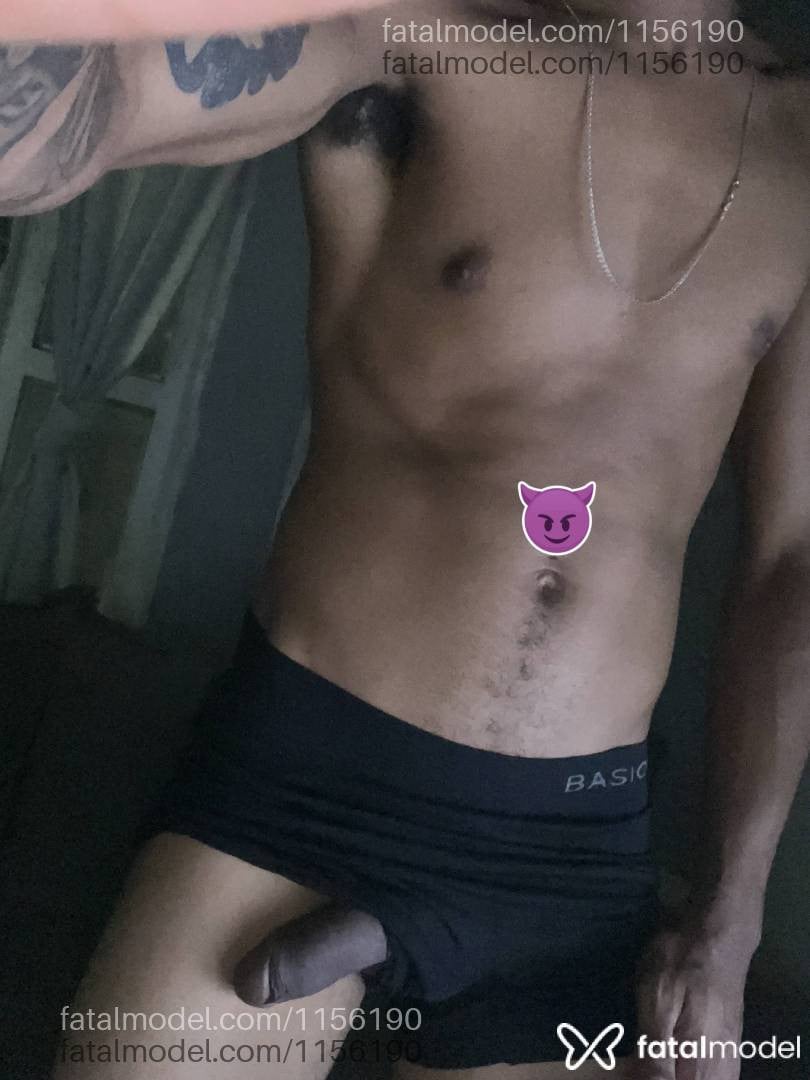 Acompanhante homem morena (o) de olhos castanhos - Guilherme