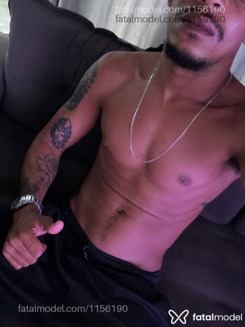 Acompanhante homem morena (o) de olhos castanhos - Guilherme