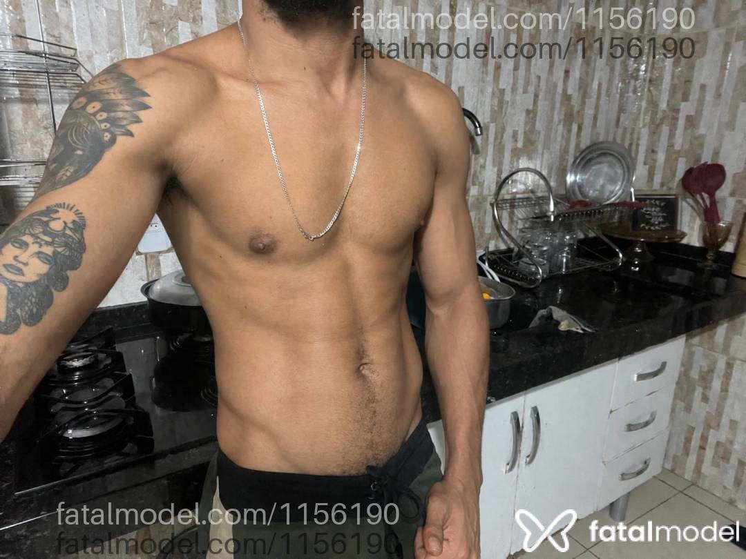 Acompanhante homem morena (o) de olhos castanhos - Guilherme