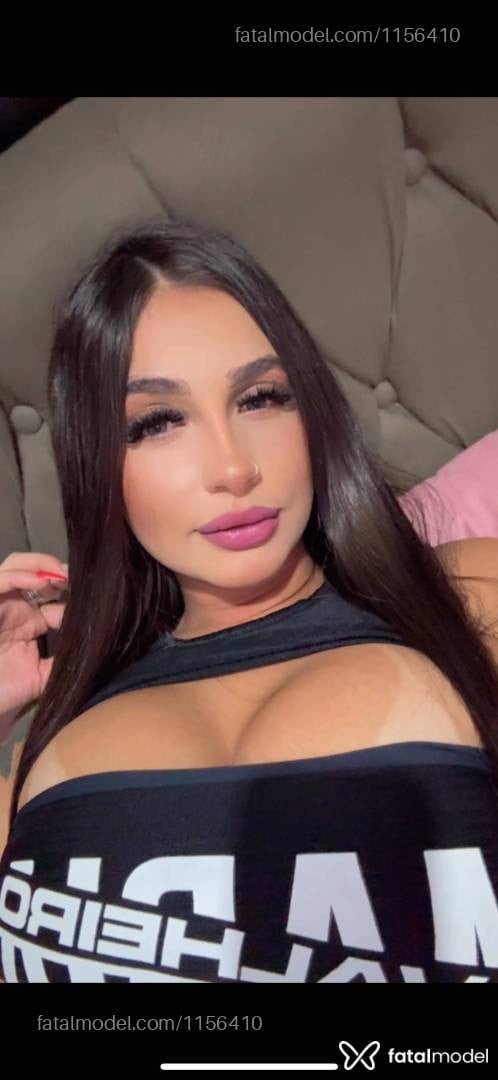Acompanhante mulher morena (o) de olhos mel - Aline Ferrari Acompanhante mulher morena (o) de olhos mel - Aline Ferrari