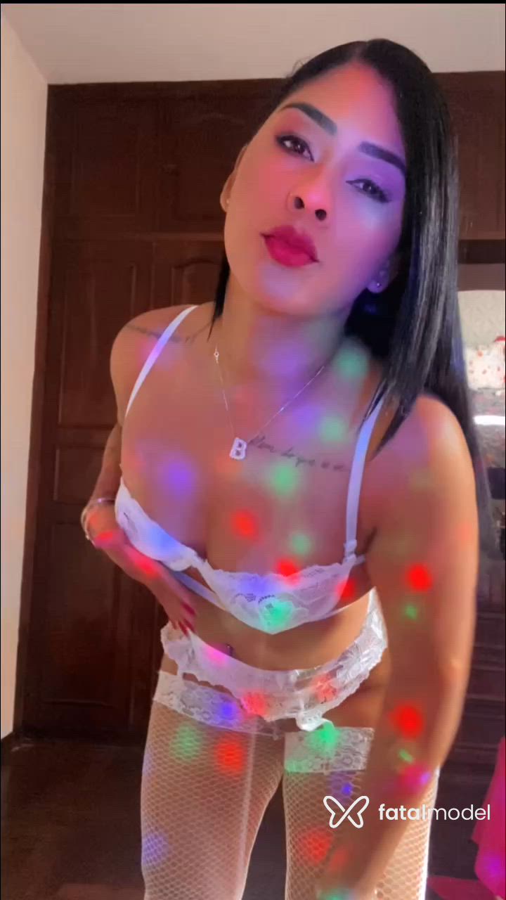 Acompanhante mulher morena (o) de olhos pretos - YASMIN MELLO