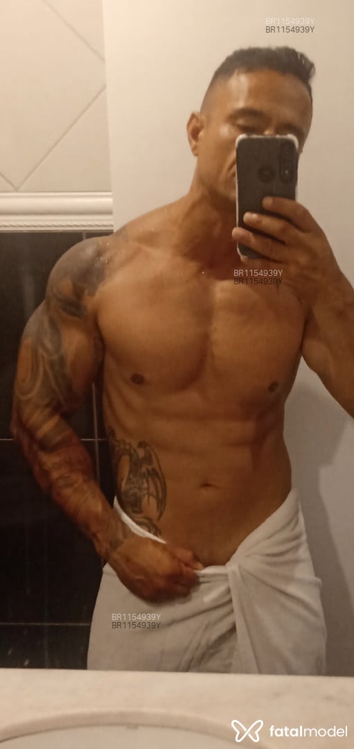 Acompanhante homem morena (o) de olhos mel em Porto Alegre - Mikael