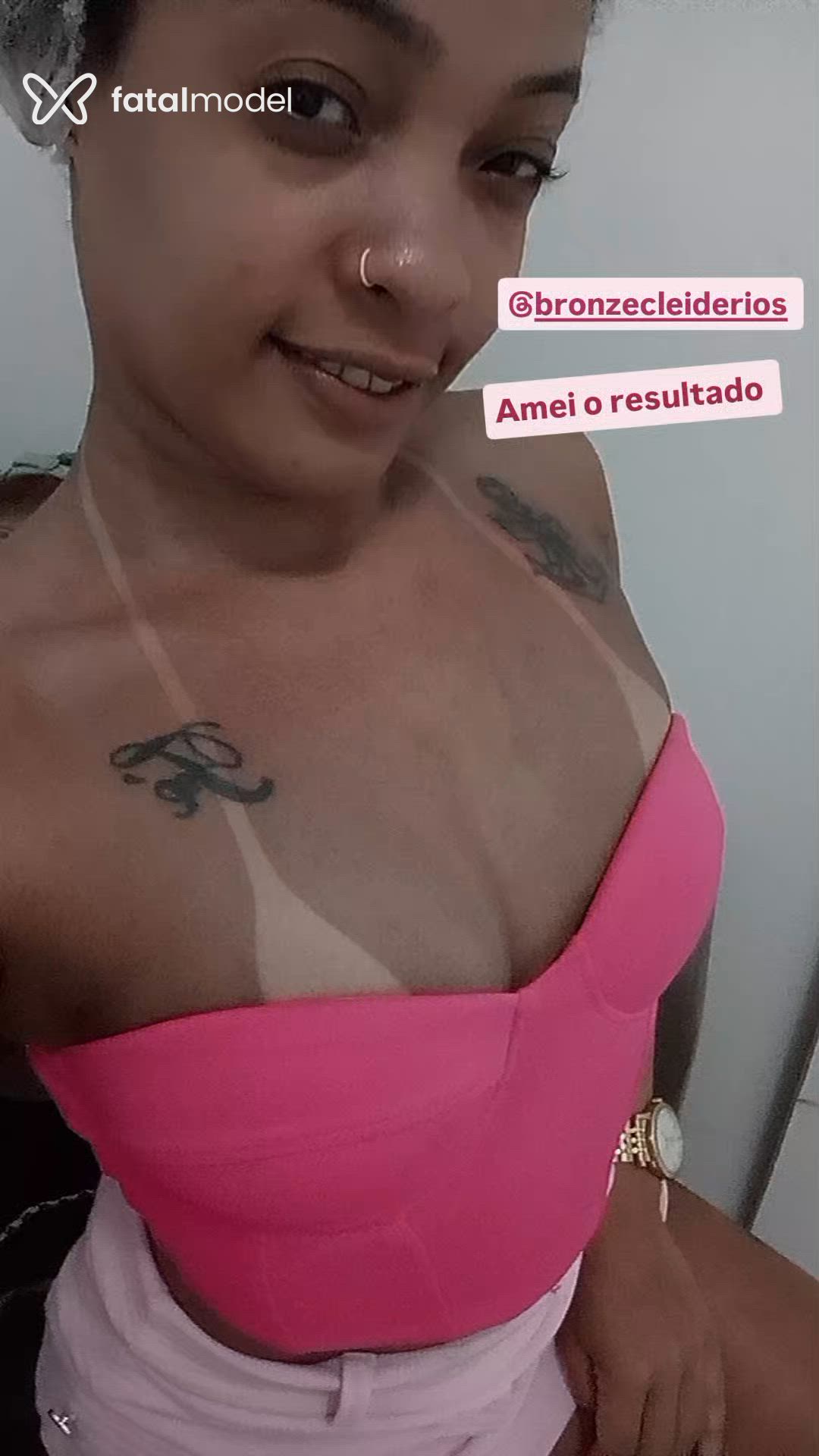 Acompanhante mulher com cabelo castanho de olhos pretos - Beatriz Valentin