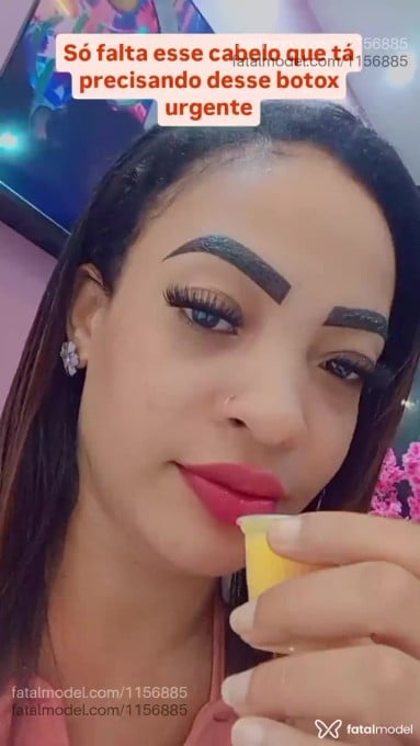 Acompanhante mulher com cabelo castanho de olhos pretos em Feira de Santana - Beatriz Valentin