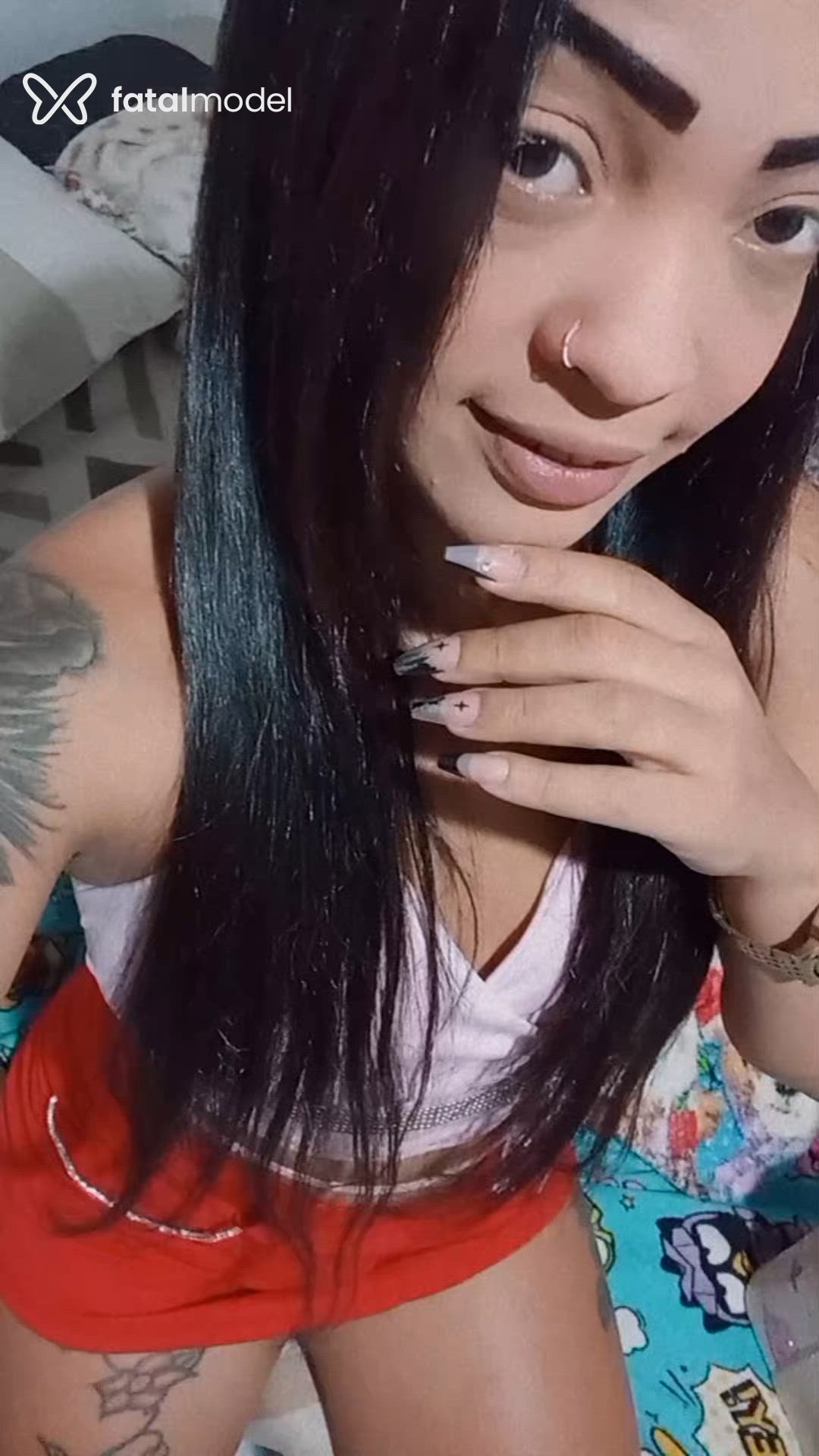 Acompanhante mulher com cabelo castanho de olhos pretos - Beatriz Valentin
