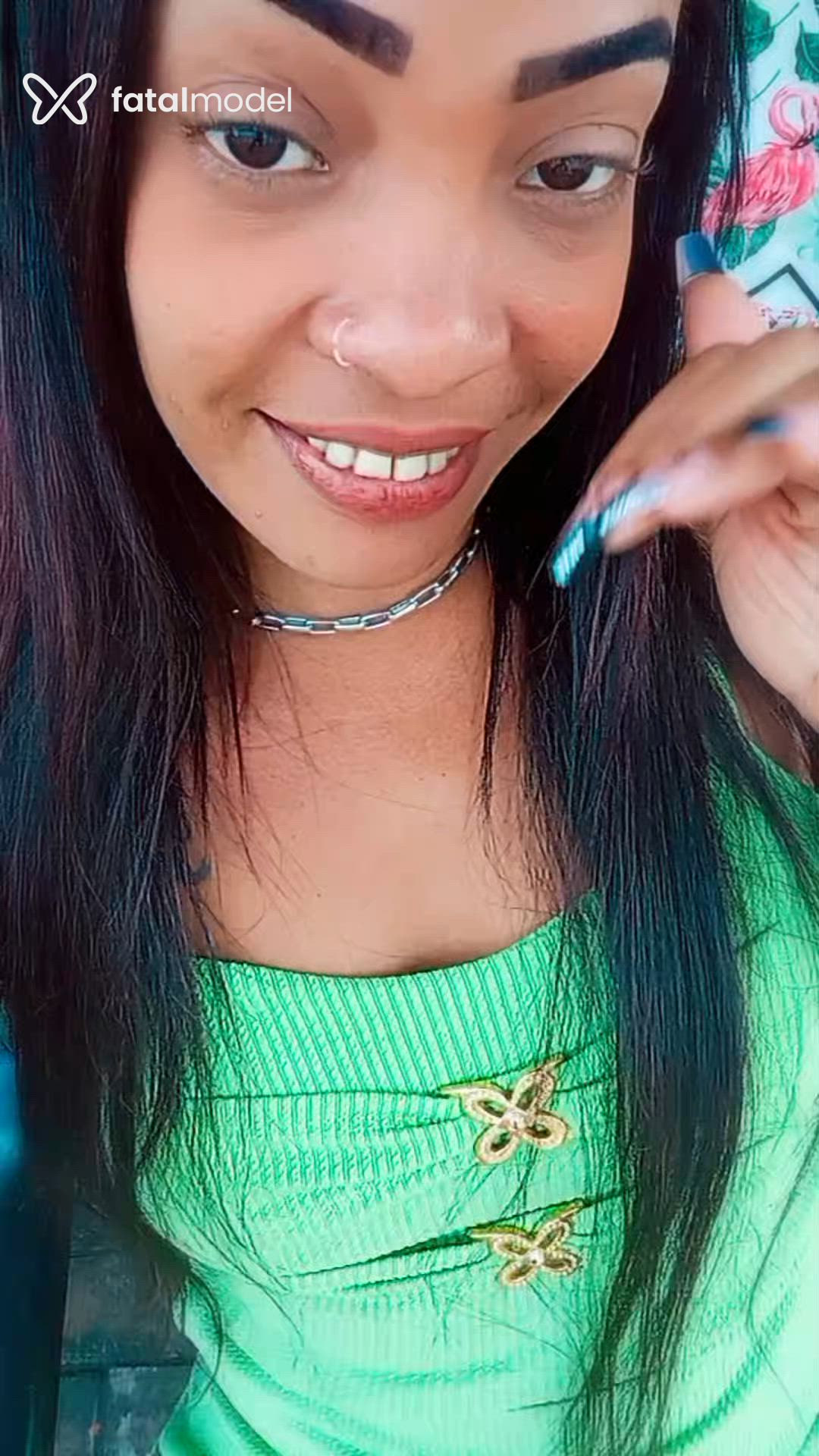 Acompanhante mulher com cabelo castanho de olhos pretos - Beatriz Valentin