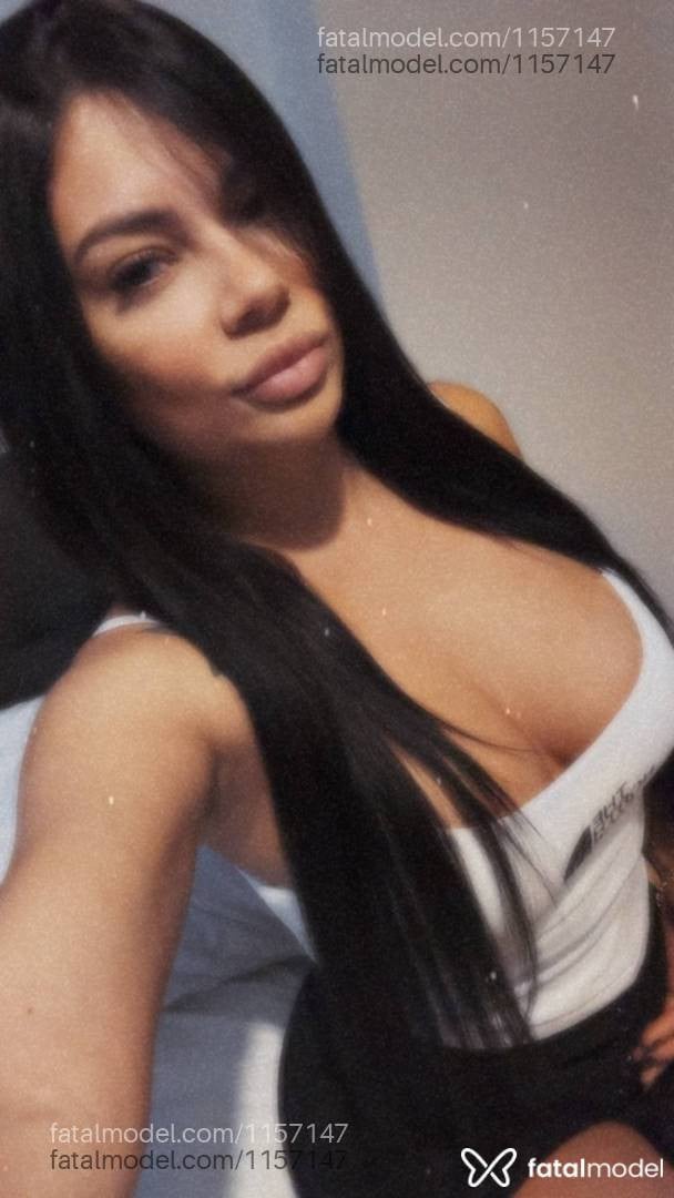 Acompanhante mulher com cabelo castanho de olhos castanhos - Daiane mattos