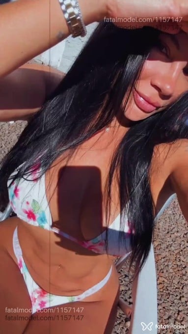 Acompanhante mulher com cabelo castanho de olhos castanhos - Daiane mattos