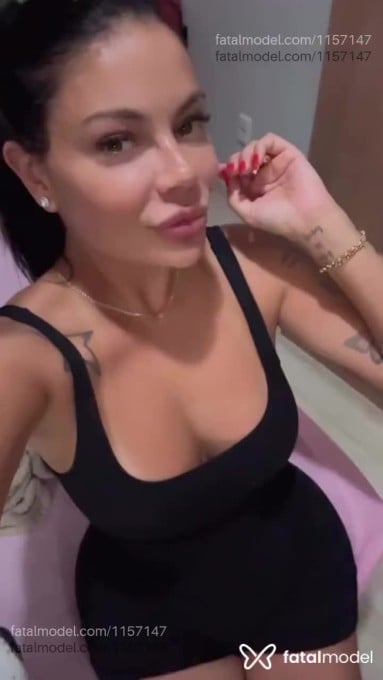 Acompanhante mulher com cabelo castanho de olhos castanhos - Daiane mattos