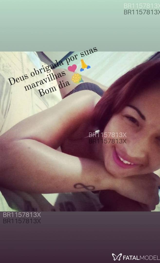 Acompanhante travesti com cabelo colorido de olhos castanhos em Cachoeiras de Macacu - Gabryela