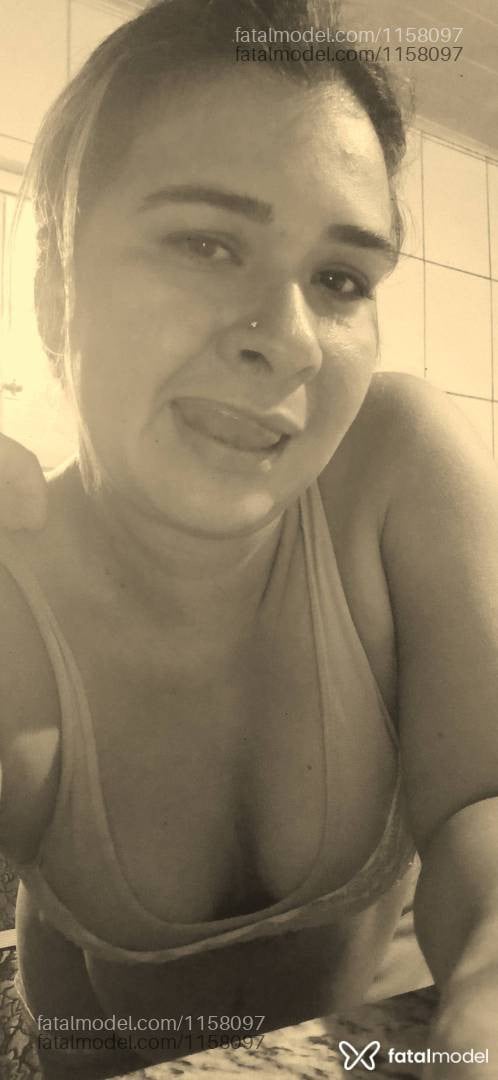 Acompanhante mulher loira (o) de olhos pretos - Isislorinha Acompanhante mulher loira (o) de olhos pretos - Isislorinha