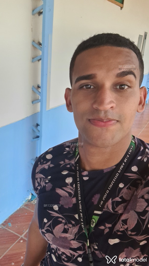 Acompanhante homem morena (o) de olhos castanhos em Virtual - Kaleb