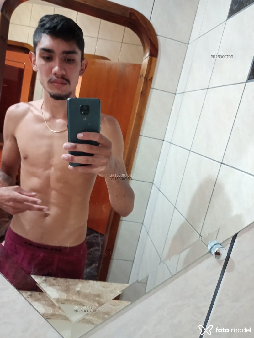 Acompanhante homem morena (o) de olhos castanhos em Jaraguá do Sul - Roberto