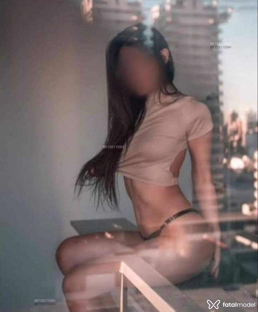 Acompanhante mulher com cabelo castanho de olhos castanhos em Fortaleza - Aysha