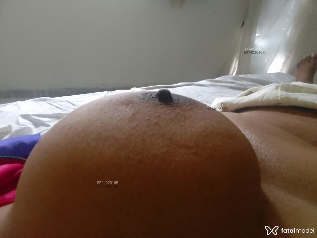 Acompanhante mulher loira (o) de olhos castanhos em Virtual - Palloma Maya