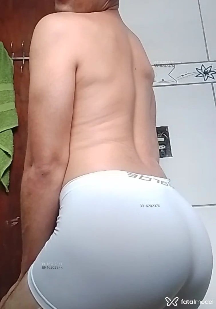 Acompanhante homem morena (o) de olhos castanhos em Porto Alegre - Deivid