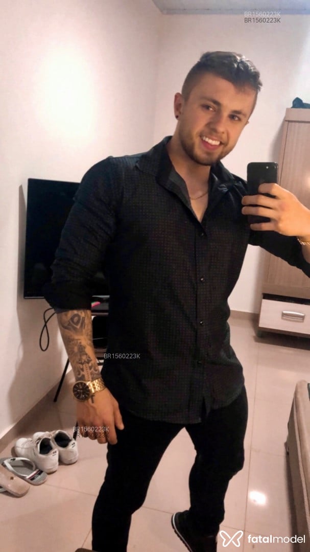Acompanhante homem loira (o) de olhos castanhos em Curitiba - Thiago