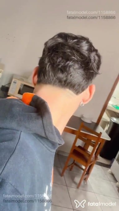 Acompanhante homem com cabelo castanho de olhos castanhos - Apolo