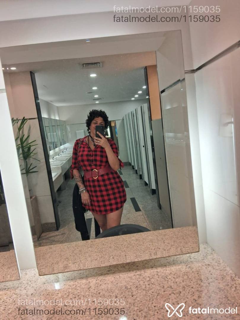 Acompanhante mulher morena (o) de olhos verdes em Rio de Janeiro - Ariella Miller