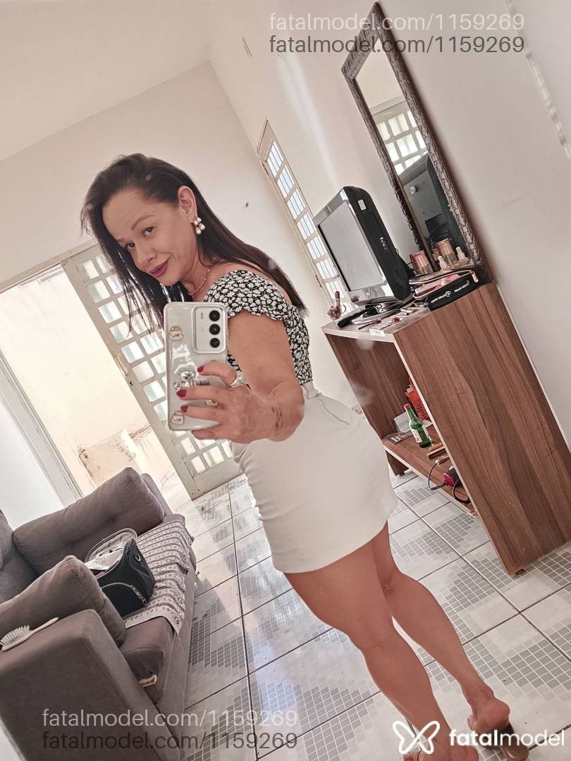 Acompanhante mulher com cabelo castanho de olhos castanhos - Amanda Dutra