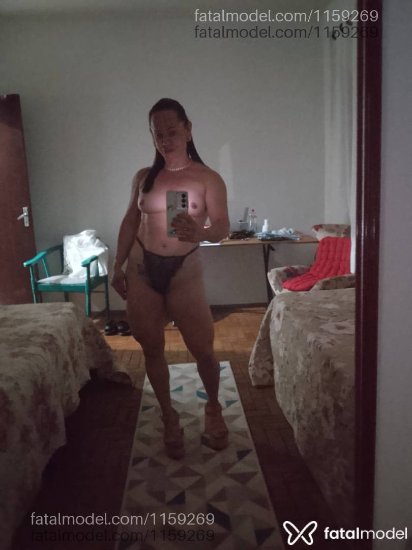 Acompanhante mulher com cabelo castanho de olhos castanhos - Amanda Dutra